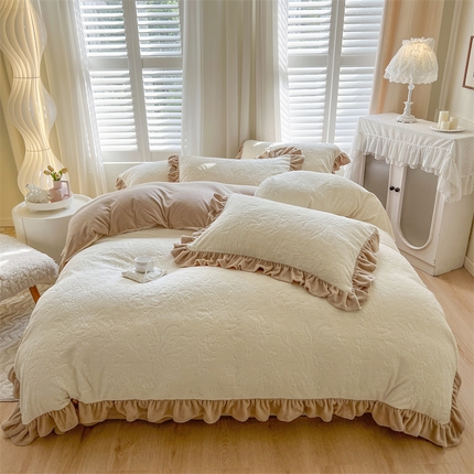 91家纺网 家纺一手货源 找家纺 （总）佰亿莱2024新款牛奶绒雕花四件套-落英