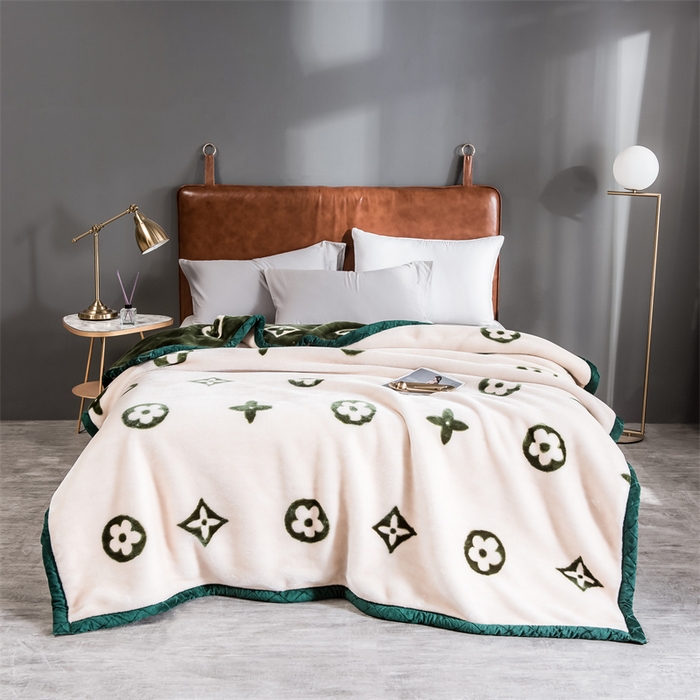 91家纺网 家纺一手货源 找家纺 航途席业 2025新款拉舍尔毛毯盖毯 春暖花开-白