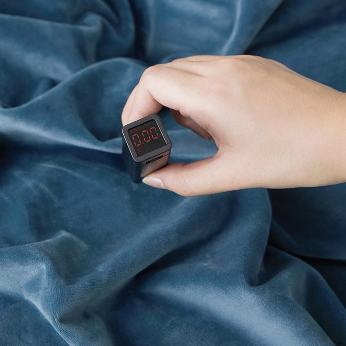 91家纺网 家纺一手货源 找家纺 丝涟2023新款轻奢风高克重230g婴儿绒德肤绒亲肤舒适双拼色埋线款滚绳四件套 星空蓝+浅灰