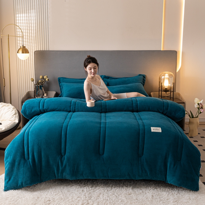 91家纺网 家纺一手货源 找家纺 暖芯家纺 2025新款牛奶绒加厚冬被被子被芯春秋被 宾利蓝