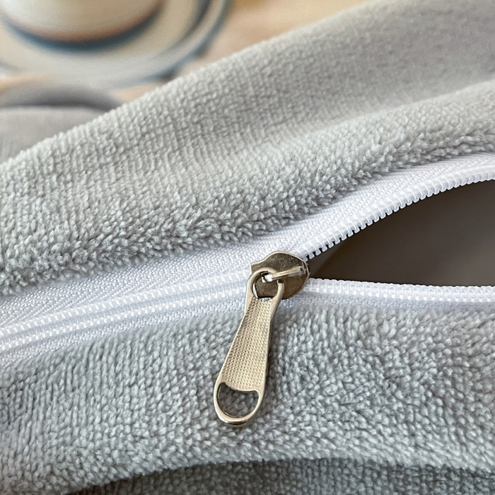 91家纺网 家纺一手货源 找家纺 金麦家纺 2023新款230g高克重牛奶绒雕花四件套 简爱-驼色