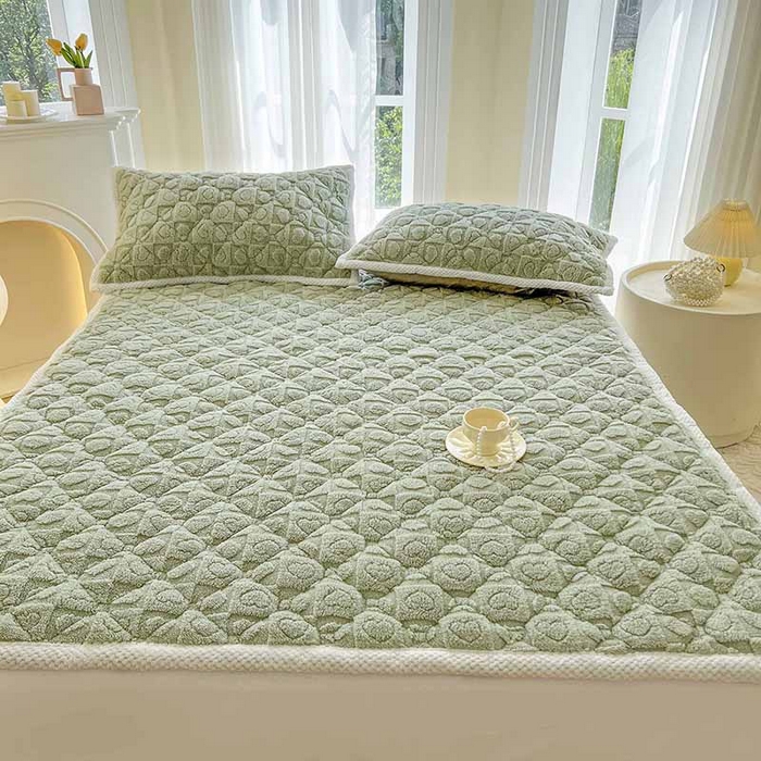 91家纺网 家纺一手货源 找家纺 欧邦 新款爱心款提花塔芙绒夹棉床垫榻榻米薄垫子 床垫-果绿