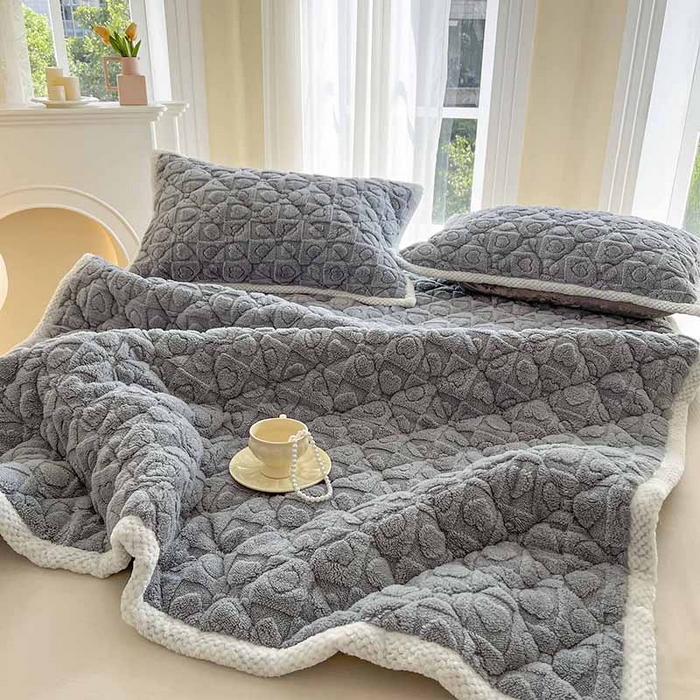 91家纺网 家纺一手货源 找家纺 欧邦 新款爱心款提花塔芙绒夹棉床垫榻榻米薄垫子 床垫-灰蓝