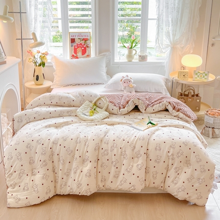 91家纺网 家纺一手货源 找家纺 居易简 2025新款水洗棉双层纱豆豆被加绒被子被芯直播豆豆绒被被子被芯冬被春秋被 小熊院长