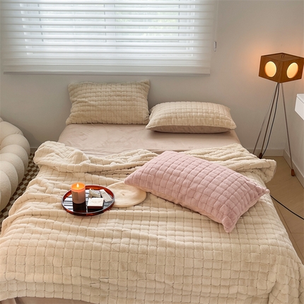 91家纺网 家纺一手货源 找家纺 （总）顾里家纺 2023新款小贵妇仿皮草兔毛皮绒毯盖毯