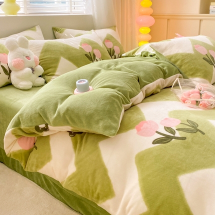 91家纺网 家纺一手货源 找家纺 恋佳居 2025新款小清新印花牛奶绒保暖四件套 粉色郁金香