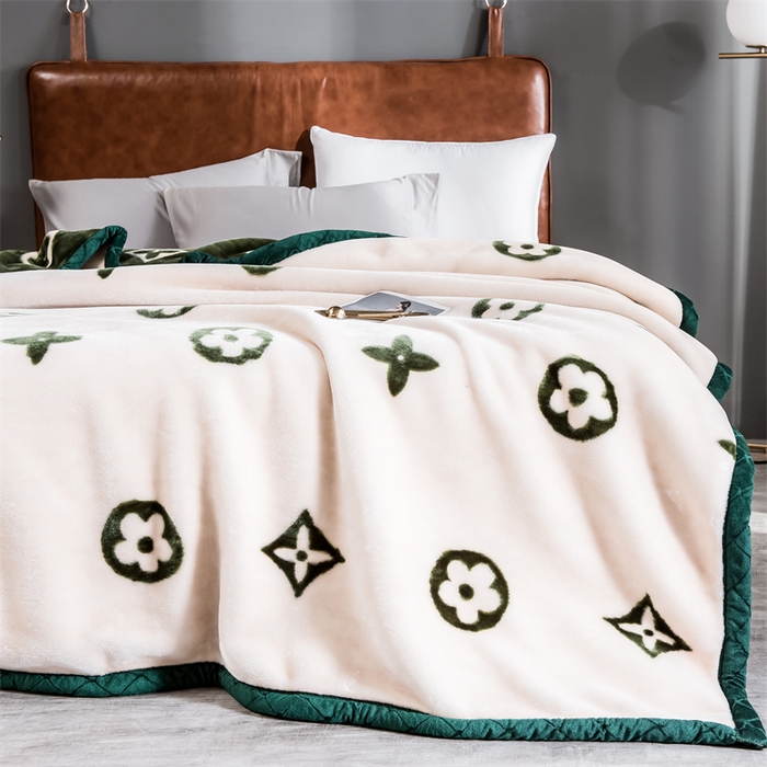 91家纺网 家纺一手货源 找家纺 航途席业 2025新款拉舍尔毛毯盖毯 春暖花开-白