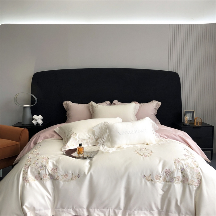 91家纺网 家纺一手货源 找家纺 馨蕊家居 2023新款100支CR工艺全棉四件套-棉卡洛琳 卡洛琳-粉白