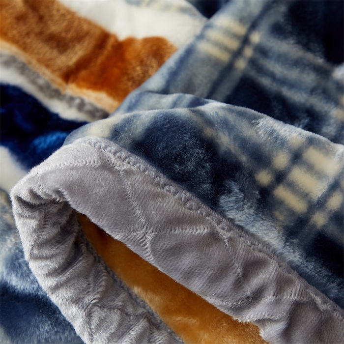 91家纺网 家纺一手货源 找家纺 航途席业 2025新款拉舍尔毛毯盖毯 太空熊