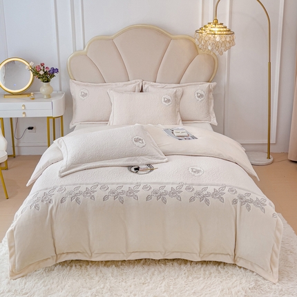 91家纺网 家纺一手货源 找家纺 （总）宜家坊2023新款A类牛奶绒雕花拼接刺绣款四件套-维多利亚（含买家秀）