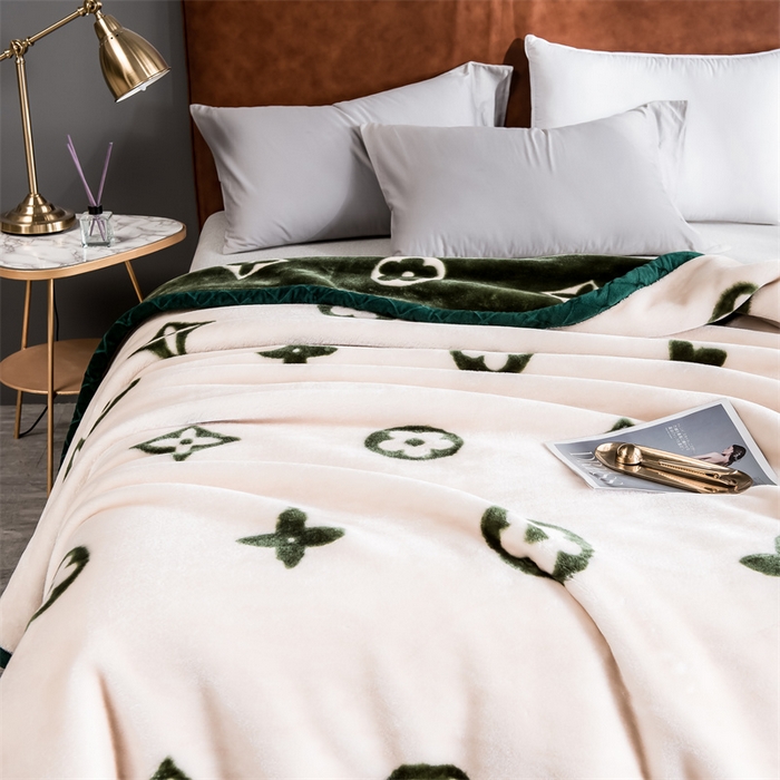 91家纺网 家纺一手货源 找家纺 航途席业 2025新款拉舍尔毛毯盖毯 春暖花开-白