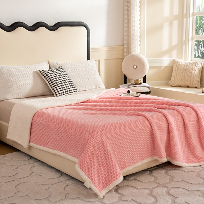 91家纺网 家纺一手货源 找家纺 丝涟家居 2023新款舒适保暖玫瑰绒毛毯 粉