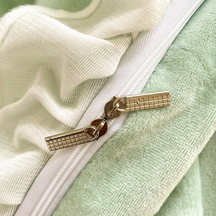 91家纺网 家纺一手货源 找家纺 绒兔兔2023新款棉加绒刺绣四件套-萝卜兔 萝卜兔-浅绿