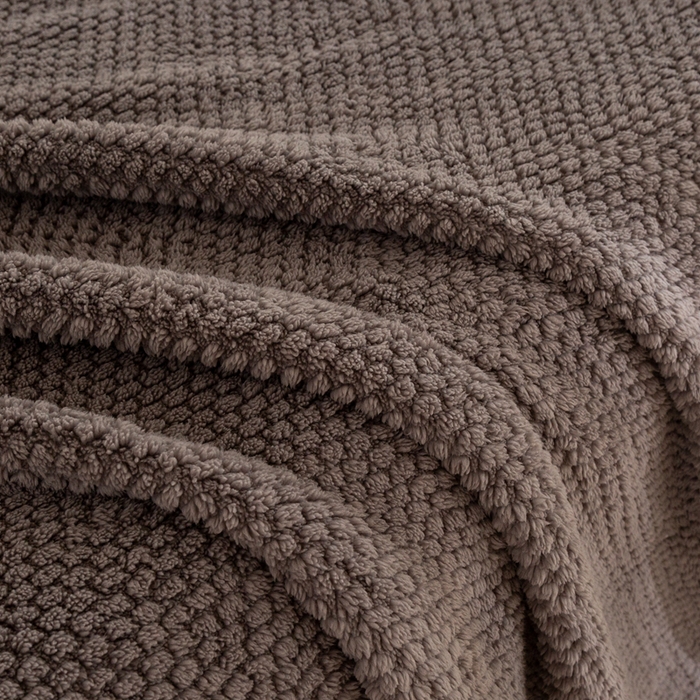 91家纺网 家纺一手货源 找家纺 丝涟家居 2023新款舒适保暖玫瑰绒毛毯 灰