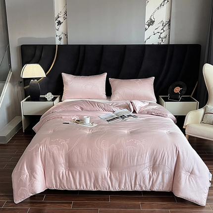 91家纺网 家纺一手货源 找家纺 桂雅居 2023新款80支甄选桑蚕丝大豆蛋白被 嫣然粉