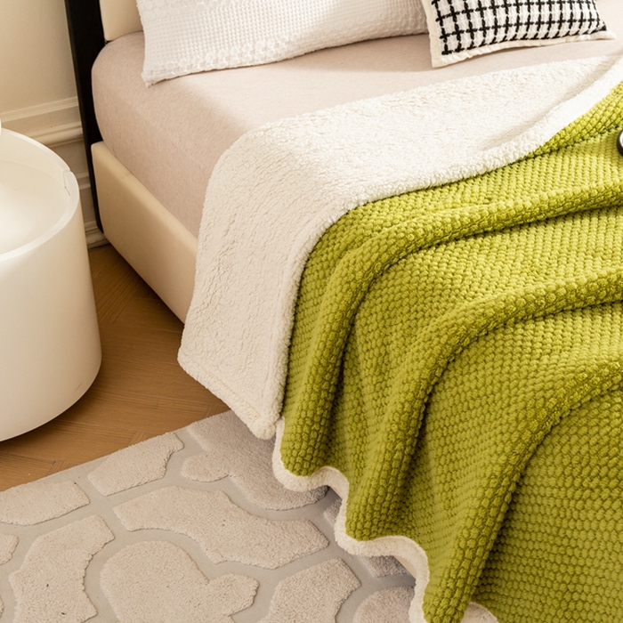 91家纺网 家纺一手货源 找家纺 丝涟家居 2023新款舒适保暖玫瑰绒毛毯 绿