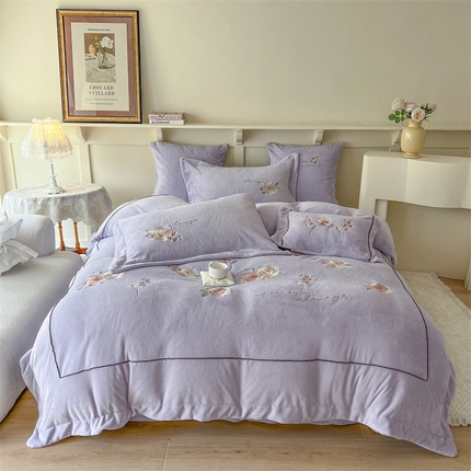 91家纺网 家纺一手货源 找家纺 （总）佰亿莱2024新款牛奶绒刺绣四件套-奈莉（含包装）