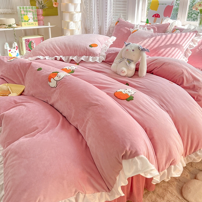 91家纺网 家纺一手货源 找家纺 绒兔兔2023新款棉加绒刺绣四件套-萝卜兔 萝卜兔-淡粉