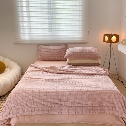 91家纺网 家纺一手货源 找家纺 （总）顾里家纺 2023新款小贵妇仿皮草兔毛皮绒毯盖毯