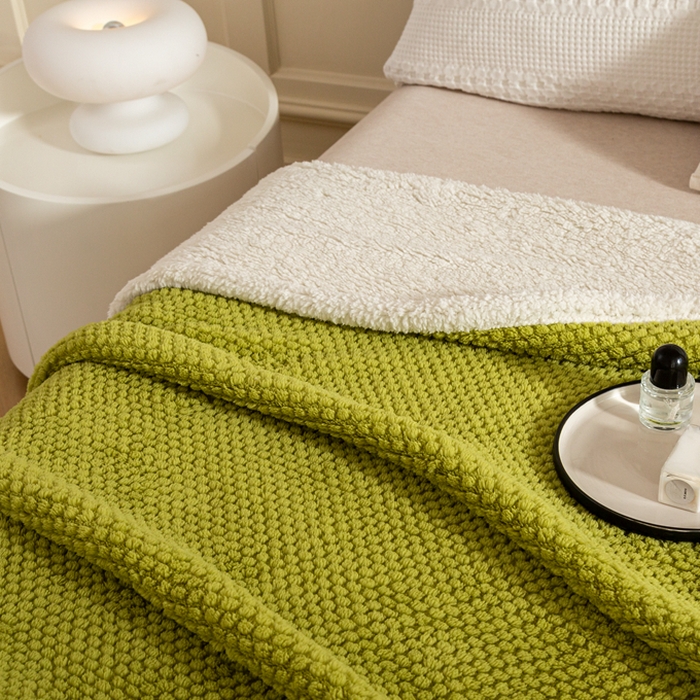 91家纺网 家纺一手货源 找家纺 丝涟家居 2023新款舒适保暖玫瑰绒毛毯 绿