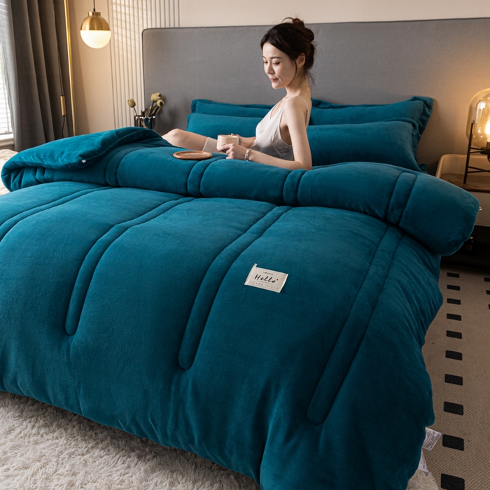 91家纺网 家纺一手货源 找家纺 暖芯家纺 2025新款牛奶绒加厚冬被被子被芯春秋被 宾利蓝