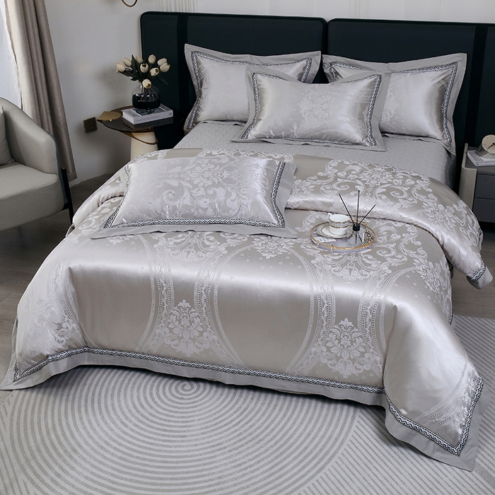 91家纺网 家纺一手货源 找家纺 小时代家纺 2023新款纯棉贡缎提花夹棉床盖四件套 罗尔卡曼