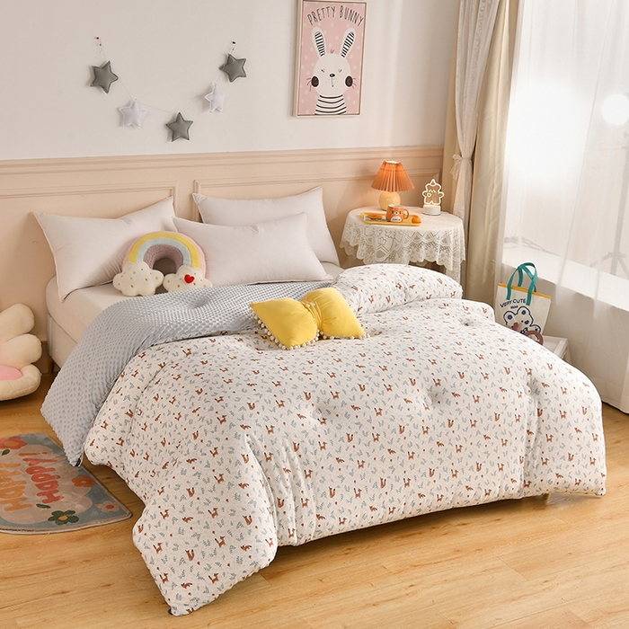 91家纺网 家纺一手货源 找家纺 牛魔王家居 2023新款A类针织棉豆豆被子抗菌纤维被芯冬被 狸狸原上草