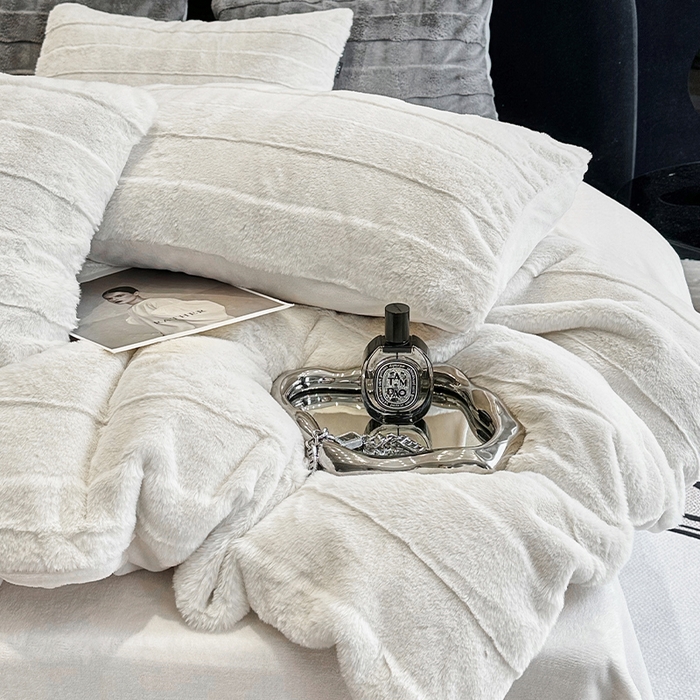 91家纺网 家纺一手货源 找家纺 丝芙妮家居（原乐视家纺） 2024新款兔兔绒牛奶绒四件套-黎梦系列 黎梦-珍珠白