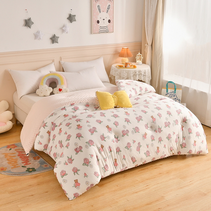 91家纺网 家纺一手货源 找家纺 牛魔王家居 2023新款A类针织棉豆豆被子抗菌纤维被芯冬被 玫瑰庄园