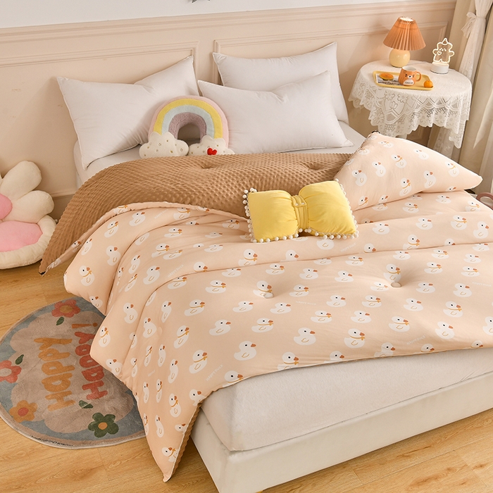 91家纺网 家纺一手货源 找家纺 牛魔王家居 2023新款A类针织棉豆豆被子抗菌纤维被芯冬被 数鸭子