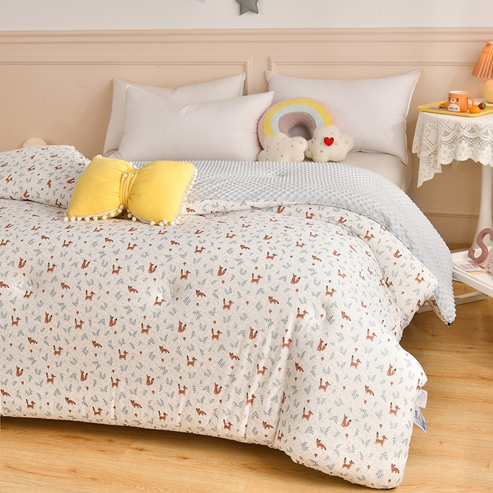 91家纺网 家纺一手货源 找家纺 牛魔王家居 2023新款A类针织棉豆豆被子抗菌纤维被芯冬被 狸狸原上草