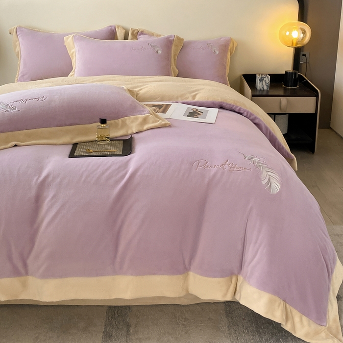 91家纺网 家纺一手货源 找家纺 露梦家纺 2025新款加厚保暖牛奶绒刺绣款四件套-轻羽（风格二） 轻羽-风信紫