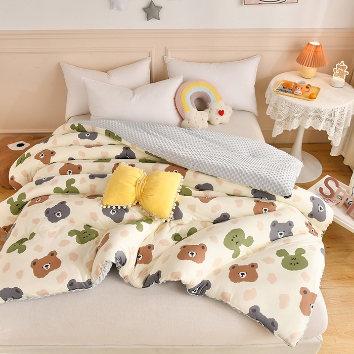 91家纺网 家纺一手货源 找家纺 牛魔王家居 2023新款A类针织棉豆豆被子抗菌纤维被芯冬被 熊生活