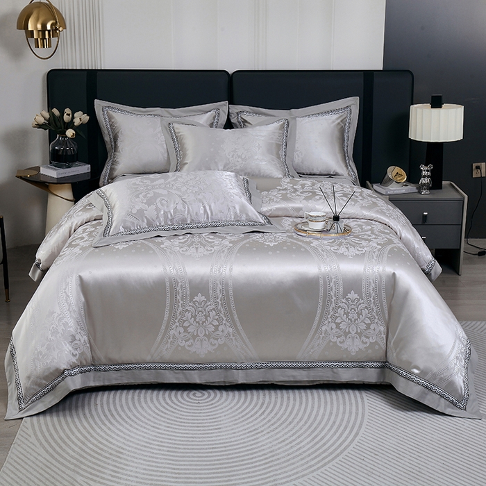 91家纺网 家纺一手货源 找家纺 小时代家纺 2023新款纯棉贡缎提花夹棉床盖四件套 罗尔卡曼