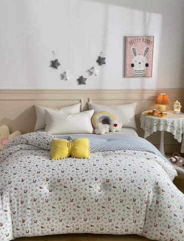 91家纺网 家纺一手货源 找家纺 牛魔王家居 2023新款A类针织棉豆豆被子抗菌纤维被芯冬被 狸狸原上草