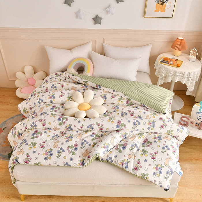 91家纺网 家纺一手货源 找家纺 牛魔王家居 2023新款A类针织棉豆豆被子抗菌纤维被芯冬被 花丛间