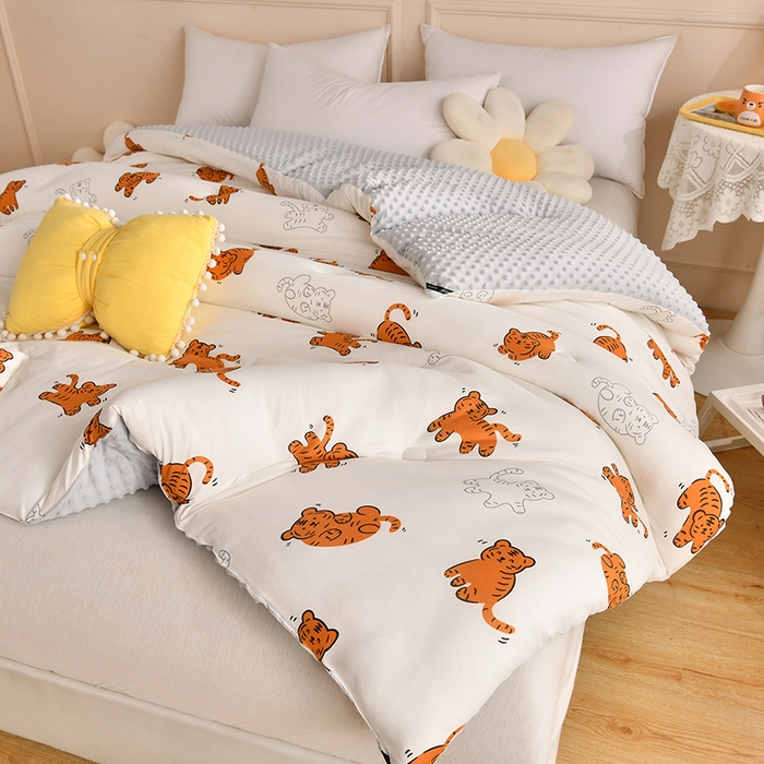 91家纺网 家纺一手货源 找家纺 牛魔王家居 2023新款A类针织棉豆豆被子抗菌纤维被芯冬被 猫咪虎