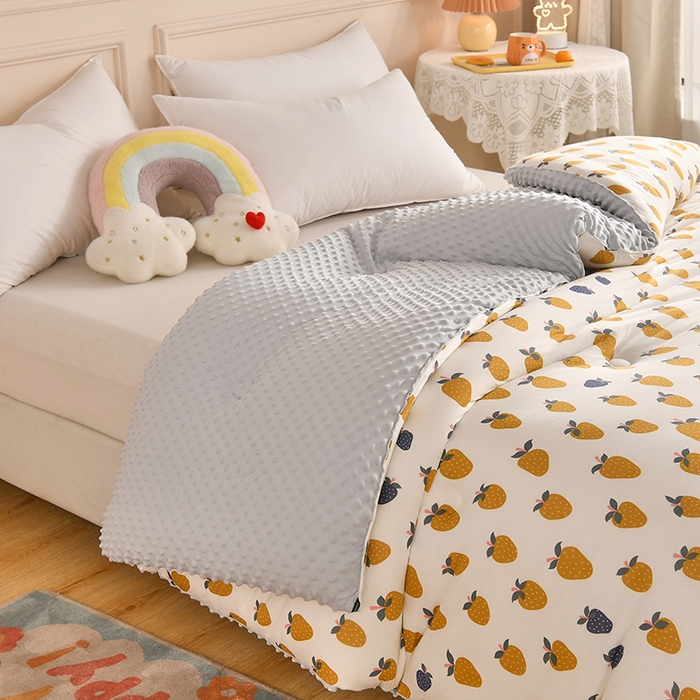 91家纺网 家纺一手货源 找家纺 牛魔王家居 2023新款A类针织棉豆豆被子抗菌纤维被芯冬被 黄花梨