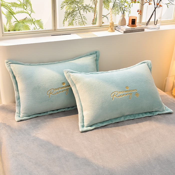 91家纺网 家纺一手货源 找家纺 简爱家纺2025新款保暖MISS款法莱绒刺绣四件套松石蓝灰