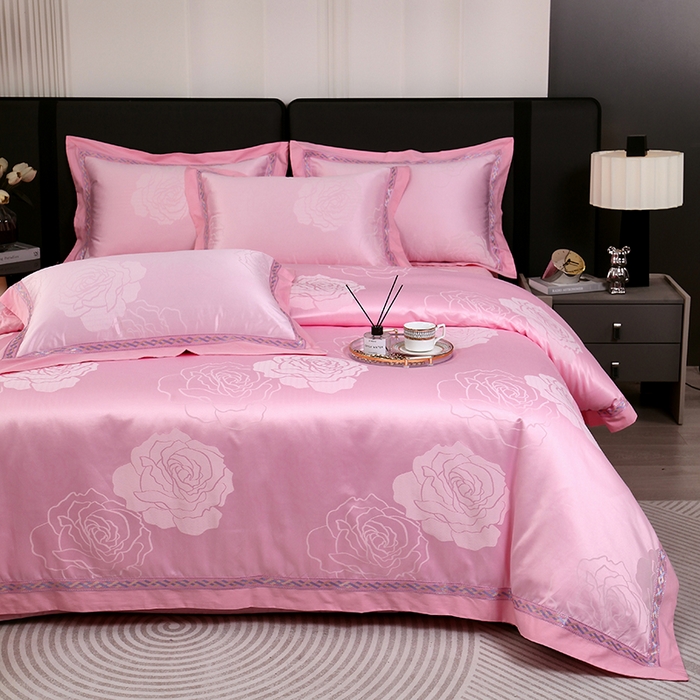 91家纺网 家纺一手货源 找家纺 小时代家纺 2023新款纯棉贡缎提花夹棉床盖四件套 玫瑰花语