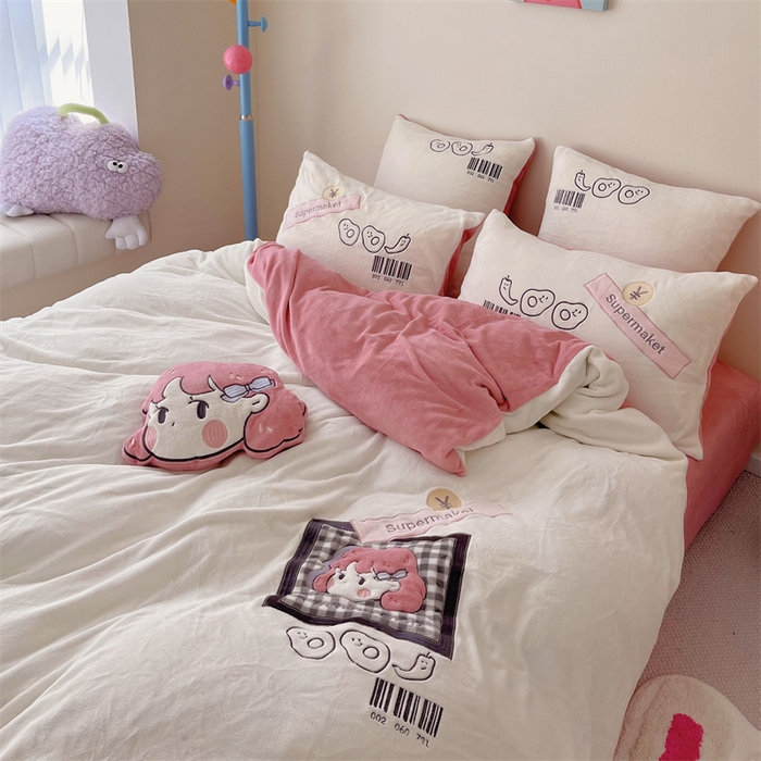 91家纺网 家纺一手货源 找家纺 星野 2023秋冬高克重牛奶绒贴布绣多巴胺系列四件套 朵拉拉