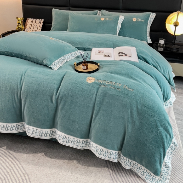 91家纺网 家纺一手货源 找家纺 露梦家纺 2025新款高克重牛奶绒刺绣四件套-简素（风格二） 简素-松石绿