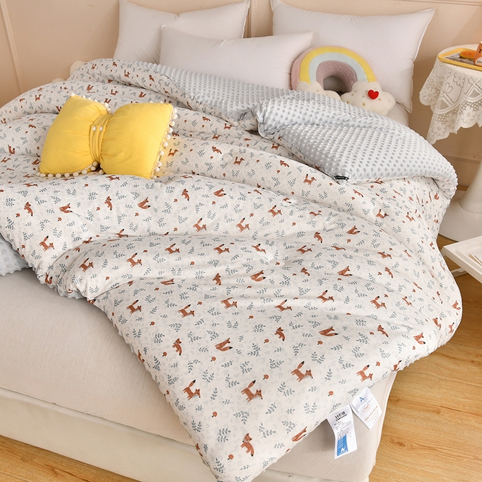 91家纺网 家纺一手货源 找家纺 牛魔王家居 2023新款A类针织棉豆豆被子抗菌纤维被芯冬被 狸狸原上草