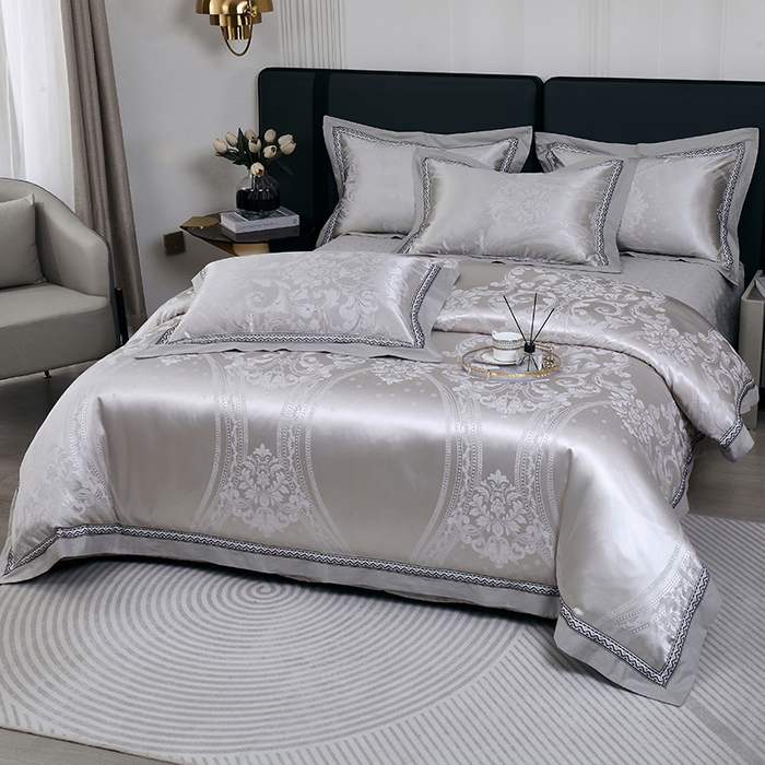 91家纺网 家纺一手货源 找家纺 小时代家纺 2023新款纯棉贡缎提花夹棉床盖四件套 罗尔卡曼