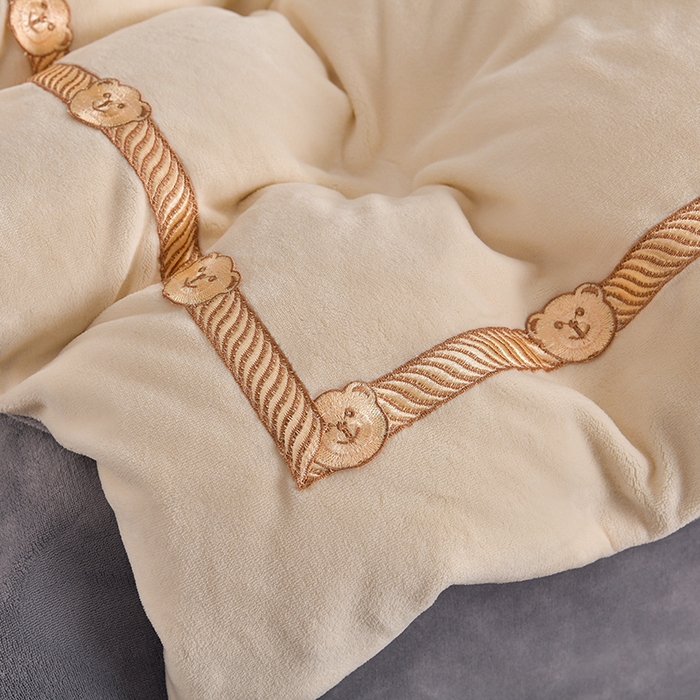 91家纺网 家纺一手货源 找家纺 云家 （包含买家秀）2023新款高克重牛奶绒纯色双拼刺绣四件套珊瑚绒 凯迪系列 凯迪-奶昔白+高级灰