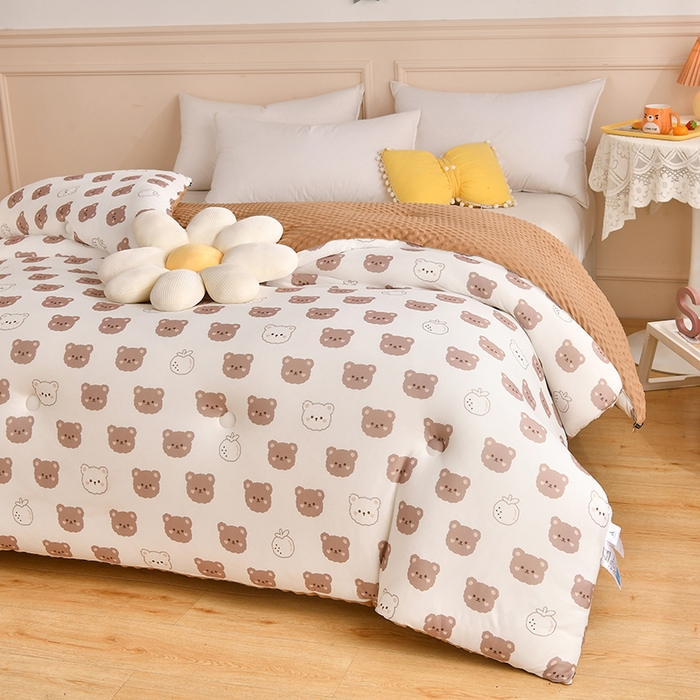 91家纺网 家纺一手货源 找家纺 牛魔王家居 2023新款A类针织棉豆豆被子抗菌纤维被芯冬被 饼干熊