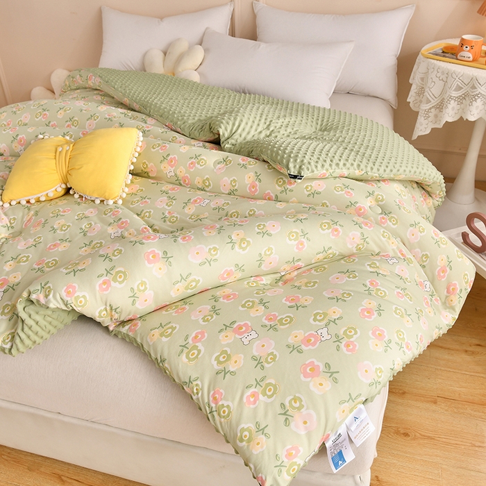 91家纺网 家纺一手货源 找家纺 牛魔王家居 2023新款A类针织棉豆豆被子抗菌纤维被芯冬被 花花世界