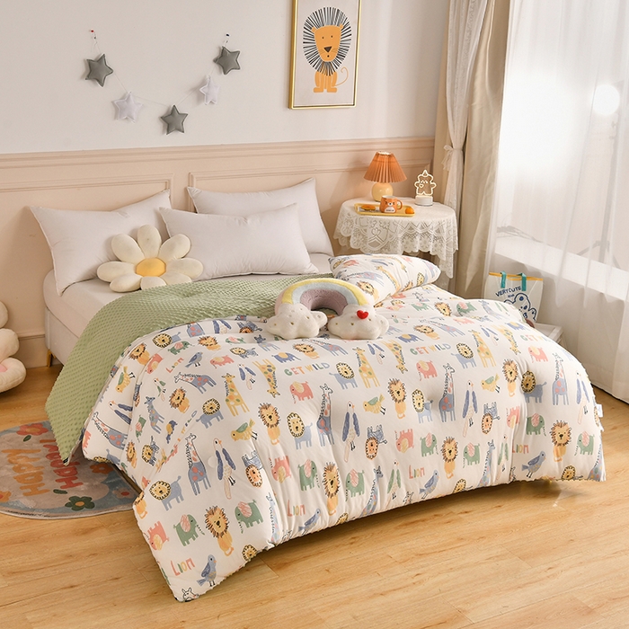 91家纺网 家纺一手货源 找家纺 牛魔王家居 2023新款A类针织棉豆豆被子抗菌纤维被芯冬被 动物乐园