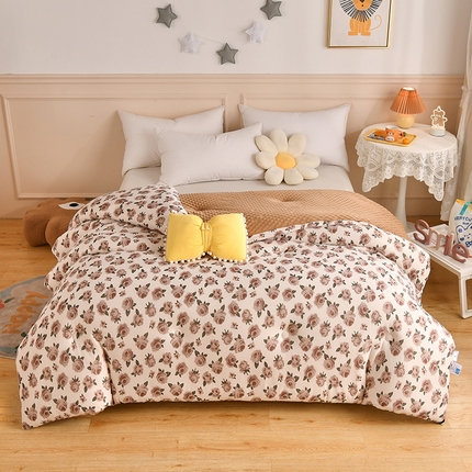 91家纺网 家纺一手货源 找家纺 （总）牛魔王家居 2023新款A类针织棉豆豆被子抗菌纤维被芯冬被