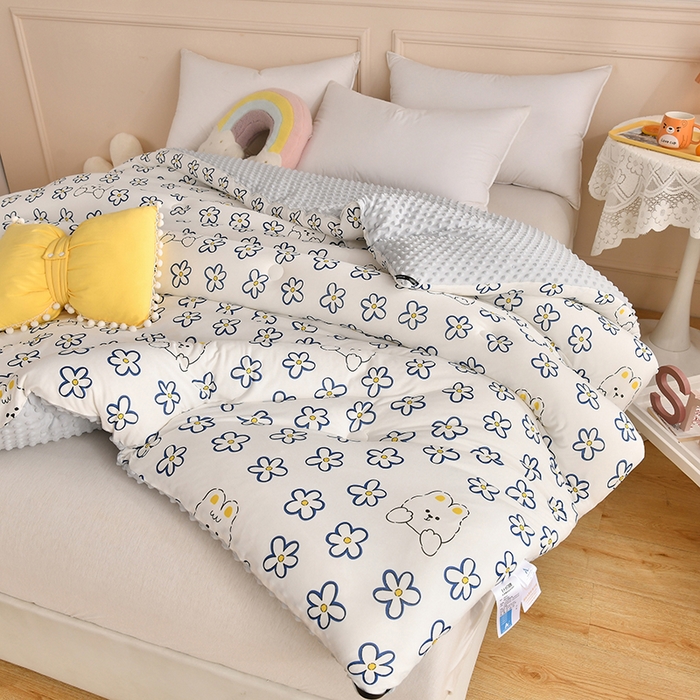 91家纺网 家纺一手货源 找家纺 牛魔王家居 2023新款A类针织棉豆豆被子抗菌纤维被芯冬被 花花兔